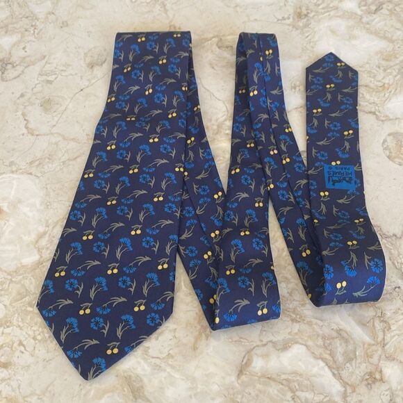 Hermes 100% Silk Tie Floral Blue Dianthus - Picture 4 of 12